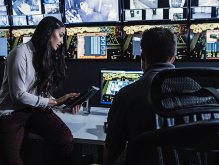 Woman_Computer_Monitors.